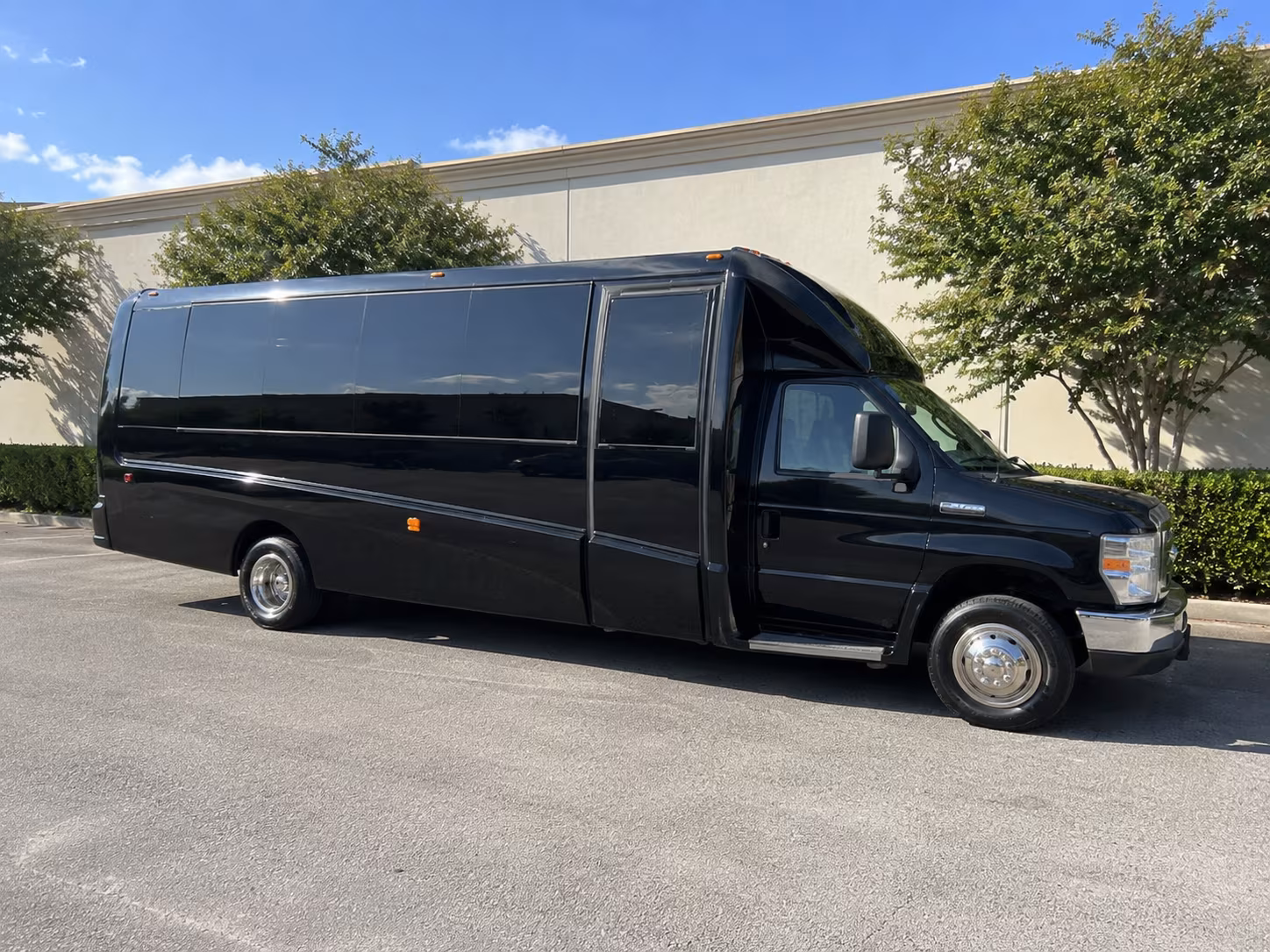Salem Bachelor & Bachelorette Transportation