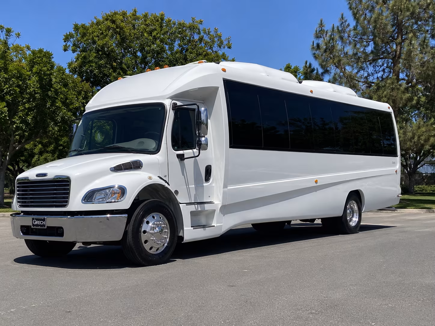 Salem Birthday, Sweet 16, & Quinceañera Transportation party bus interior