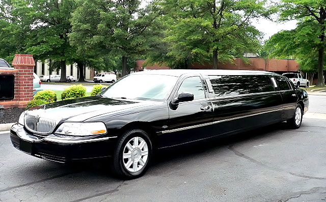 Salem 8 Passenger Limo